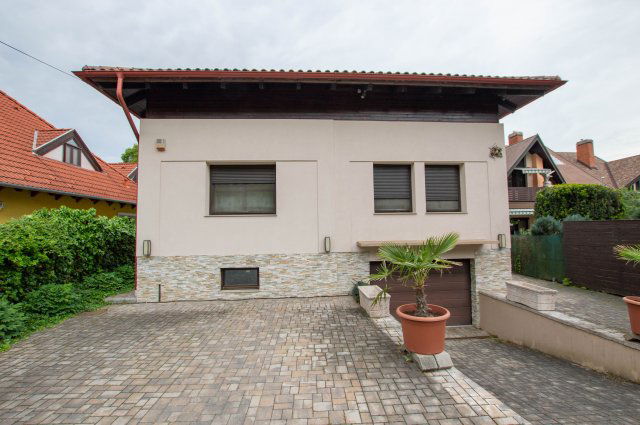 Eladó családi ház, Szombathelyen 129 M Ft, 4 szobás