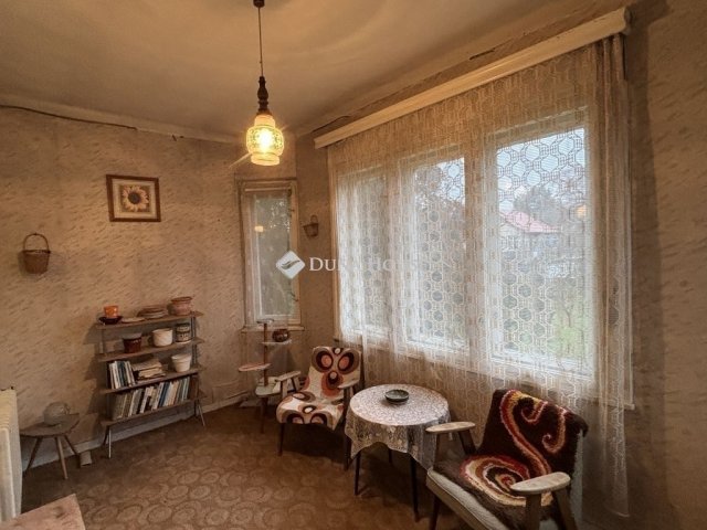 Eladó családi ház, Süttőn 51.999 M Ft, 3 szobás