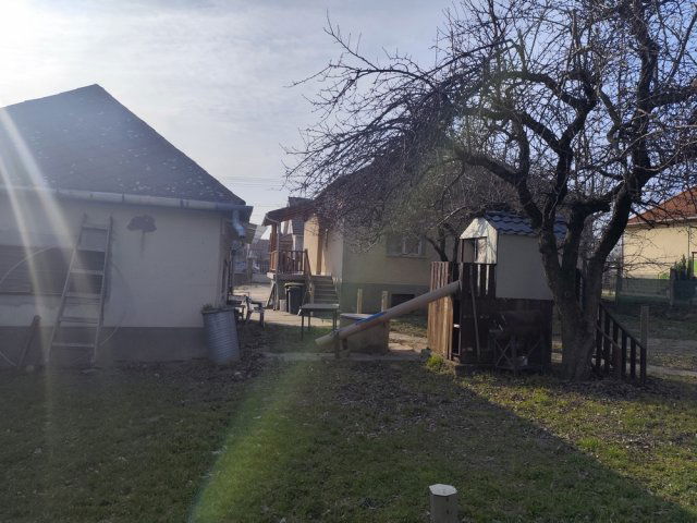 Eladó családi ház, Győrött, Kalapács utcában 77 M Ft