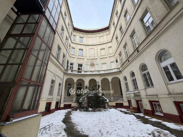 Eladó téglalakás, Budapesten, V. kerületben 78 M Ft, 1+1 szobás