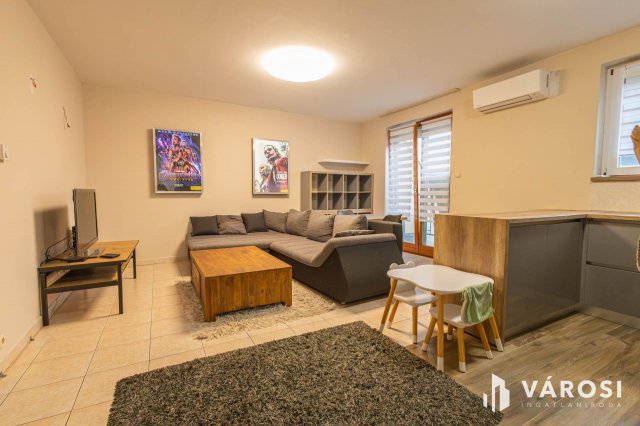 Kiadó téglalakás, albérlet, Szegeden 220 E Ft / hó, 3 szobás