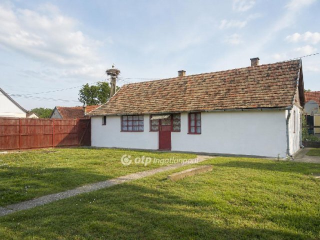 Eladó családi ház, Derecskén 10 M Ft, 2+1 szobás