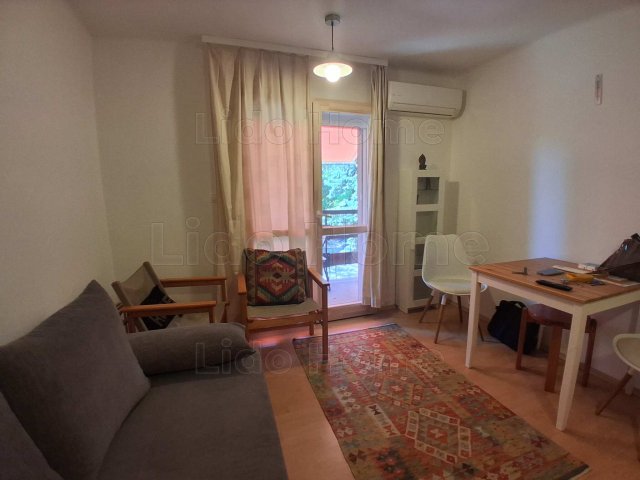 Kiadó nyaraló, Balatonalmádiban 250 E Ft / hó, 2 szobás