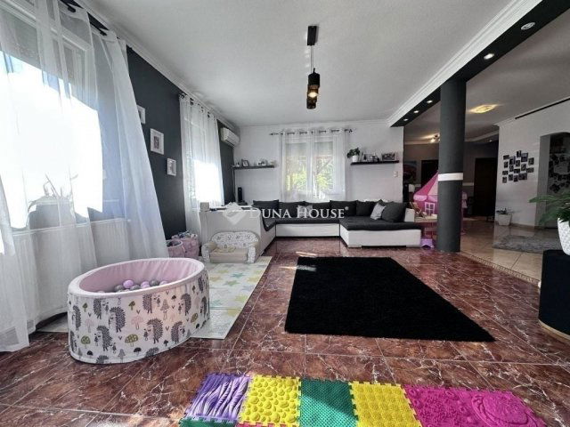 Eladó családi ház, Üllőn 117 M Ft, 6 szobás