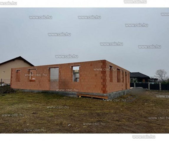 Eladó ikerház, Vácrátóton 89.9 M Ft, 2+2 szobás