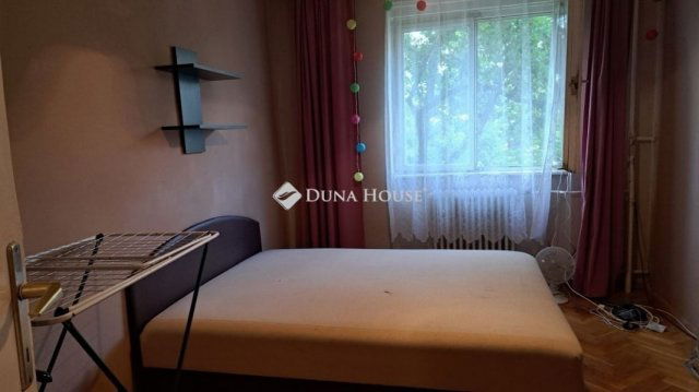 Eladó téglalakás, Várpalotán 23 M Ft, 2 szobás