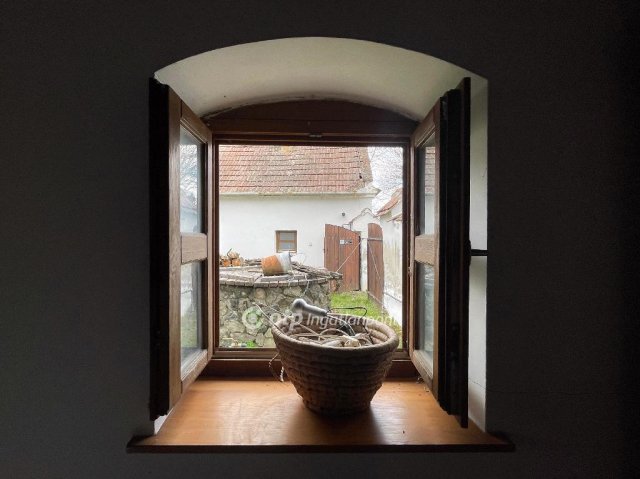 Eladó családi ház, Tüskeváron 27 M Ft, 6 szobás