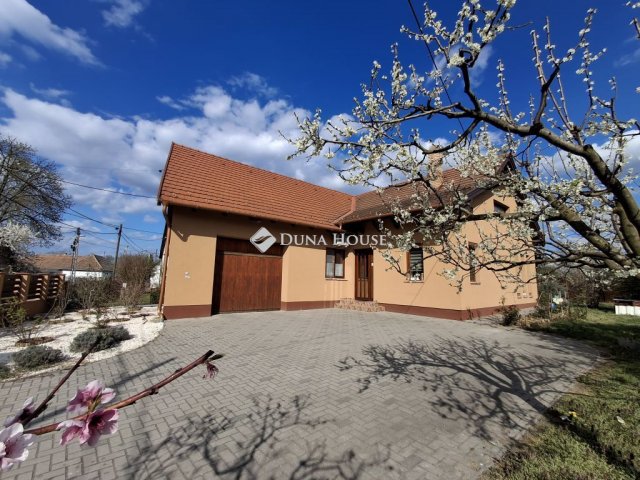 Eladó családi ház, Tápióbicskén 79.9 M Ft, 3 szobás