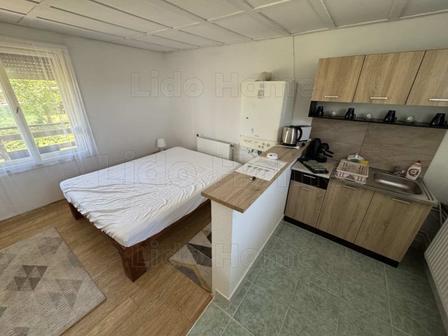 Eladó családi ház, Balatonszabadiban 78 M Ft, 7 szobás