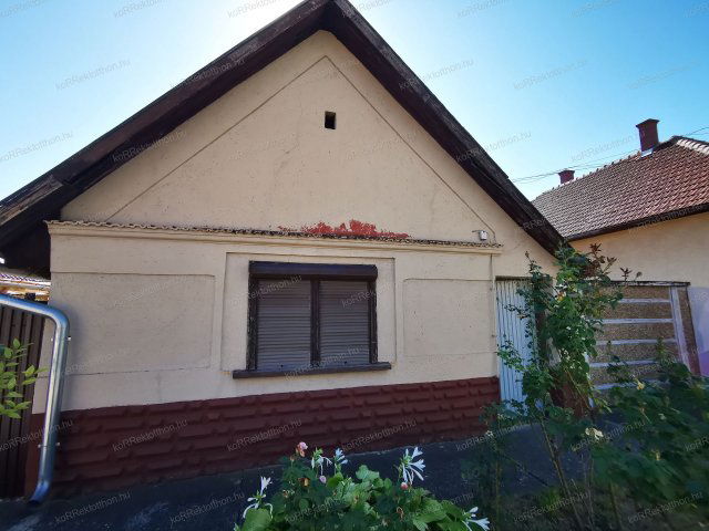 Eladó családi ház, Jászberényben 17.8 M Ft, 2+1 szobás