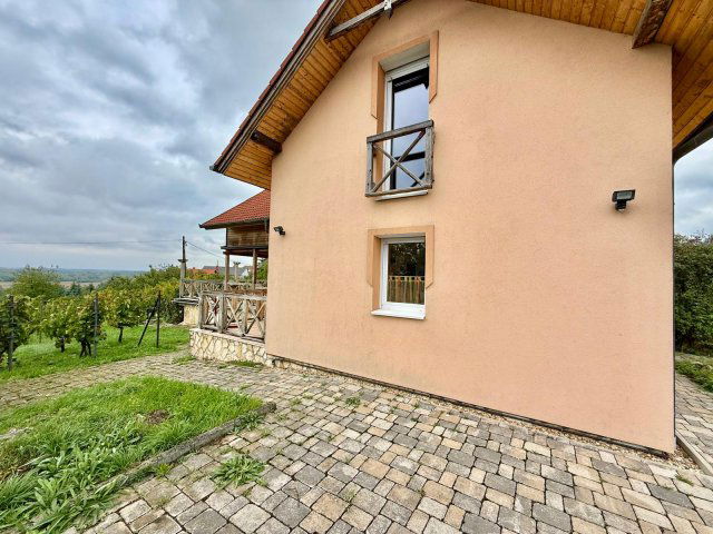 Eladó családi ház, Sárváron 99.9 M Ft, 4 szobás