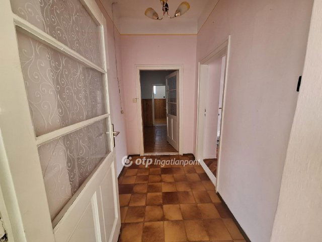 Eladó családi ház, Karcagon 23.9 M Ft, 2 szobás