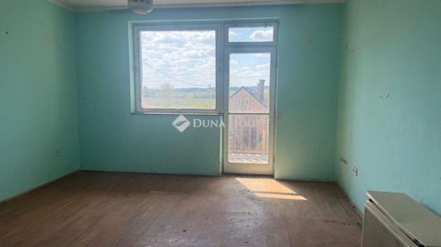 Eladó téglalakás, Oszkón 20 M Ft, 2 szobás