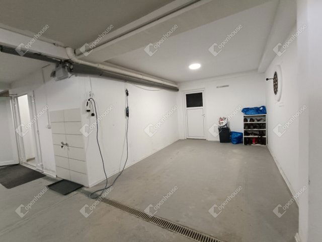 Eladó téglalakás, Sopronban 74.9 M Ft, 2 szobás