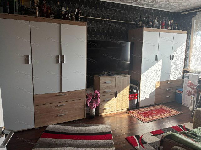 Eladó panellakás, Tatabányán 37 M Ft, 1+1 szobás