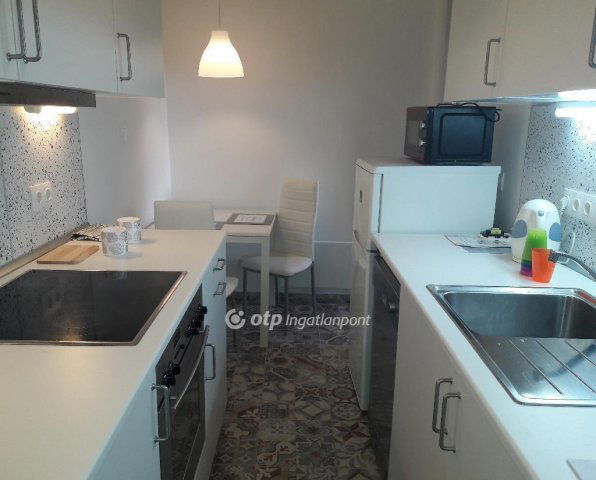 Eladó téglalakás, Budapesten, VIII. kerületben 47.9 M Ft