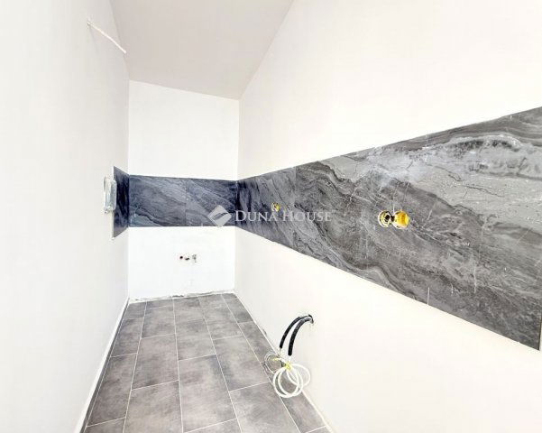 Eladó téglalakás, Budapesten, XX. kerületben 49.9 M Ft, 2 szobás