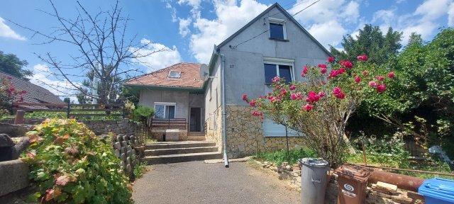 Eladó családi ház, Pécsett, Szabó István utcában 31.9 M Ft