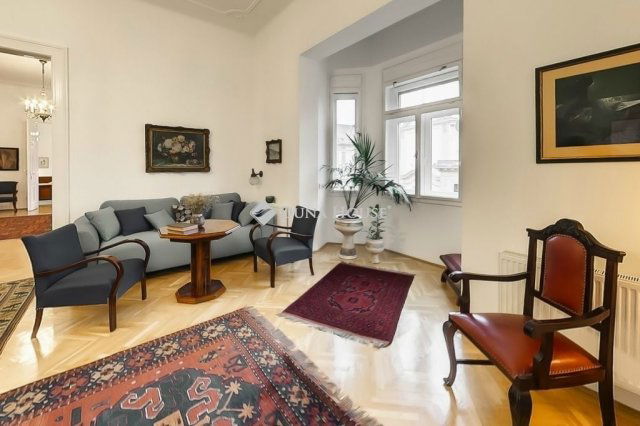 Eladó téglalakás, Budapesten, V. kerületben 399 M Ft, 5 szobás