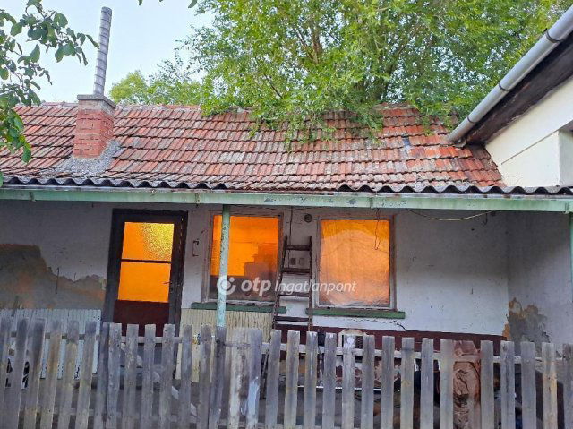 Eladó családi ház, Szolnokon 19.99 M Ft, 2+1 szobás