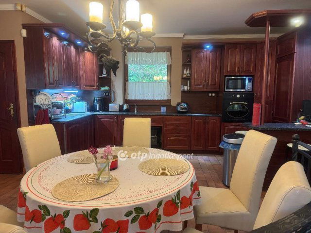 Eladó családi ház, Érden 149.99 M Ft, 5 szobás