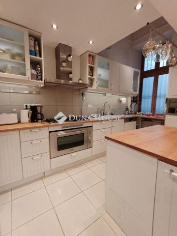 Eladó téglalakás, Budapesten, VII. kerületben 136.9 M Ft