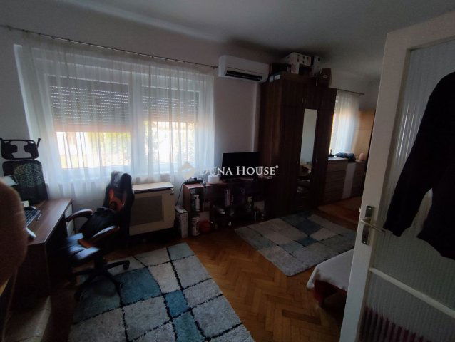 Kiadó téglalakás, albérlet, Pécsett, Flórián utcában