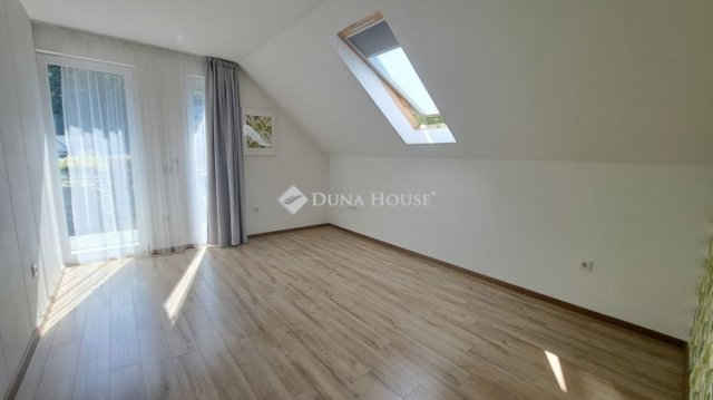 Eladó téglalakás, Budapesten, III. kerületben 219.9 M Ft