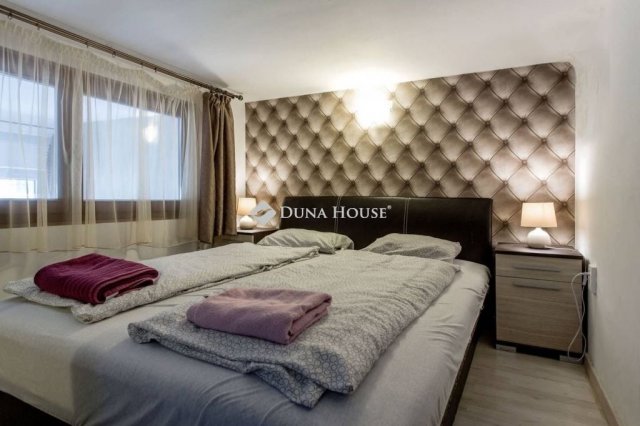 Eladó téglalakás, Budapesten, VI. kerületben 129.9 M Ft