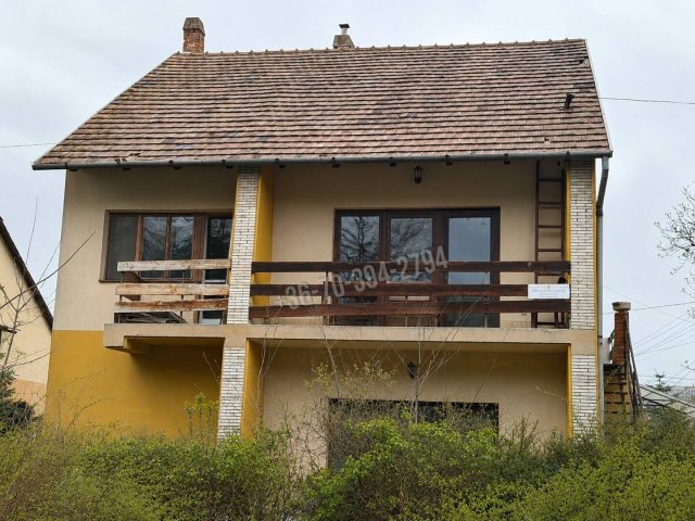 Eladó családi ház, Tatán 119 M Ft, 5 szobás