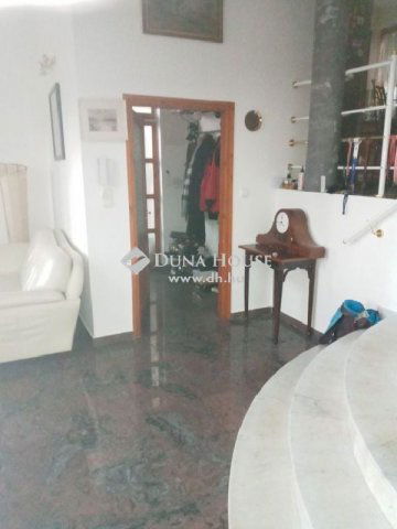 Eladó családi ház, Budapesten, II. kerületben 243.84 M Ft