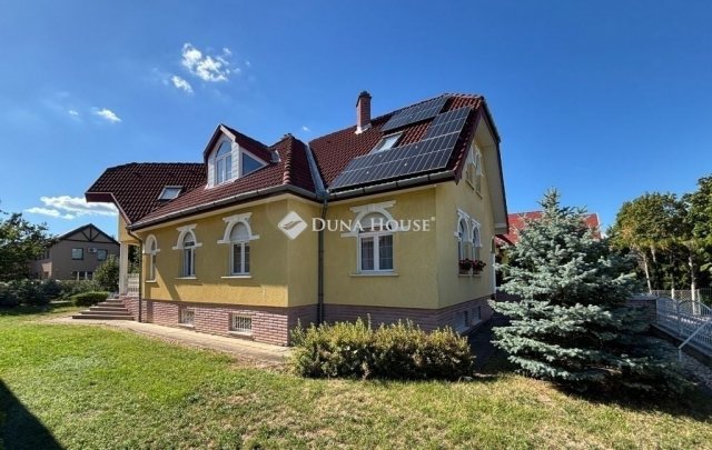 Eladó családi ház, Szombathelyen 148 M Ft, 5+1 szobás