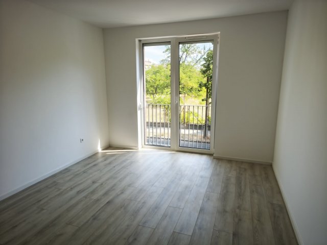 Eladó téglalakás, Budapesten, XIV. kerületben, Angol utcában