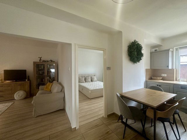 Eladó téglalakás, Keszthelyen 72.9 M Ft, 2+1 szobás