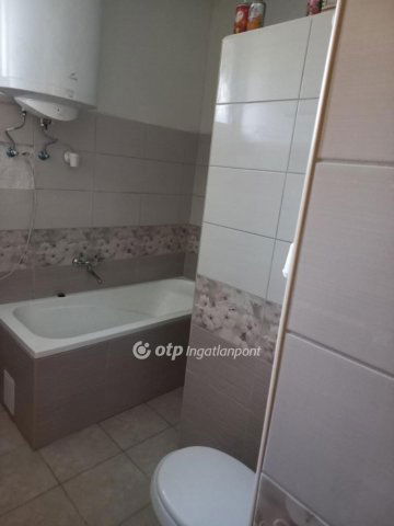 Eladó családi ház, Báron 24.5 M Ft, 4 szobás