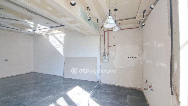 Eladó családi ház, Cegléden 34 M Ft, 2+2 szobás