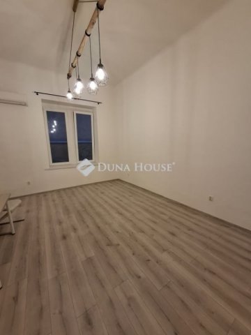 Eladó téglalakás, Budapesten, VII. kerületben 47.5 M Ft