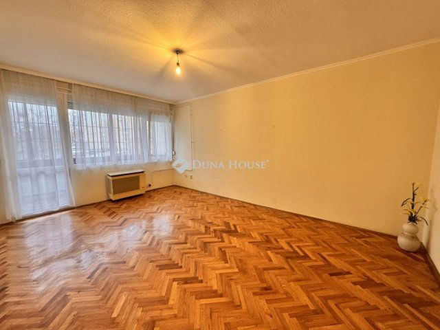 Eladó téglalakás, Zalaegerszegen 39.9 M Ft, 2 szobás