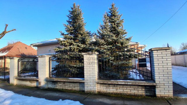 Eladó családi ház, Debrecenben 135 M Ft, 3 szobás