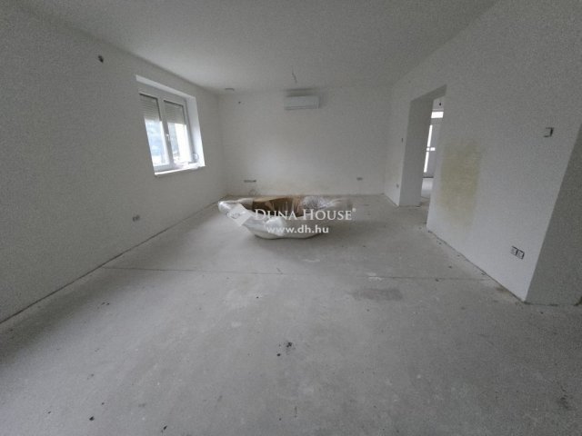 Eladó családi ház, Aranyosgadányban 98 M Ft, 7 szobás