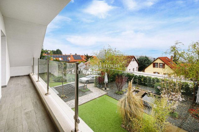 Eladó családi ház, Budaörsön 299 M Ft, 5 szobás