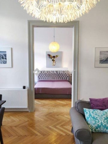 Eladó téglalakás, Budapesten, VII. kerületben 109 M Ft, 2 szobás