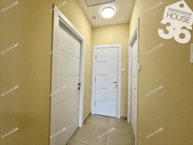 Eladó családi ház, Tiszakécskén 67.9 M Ft, 5 szobás