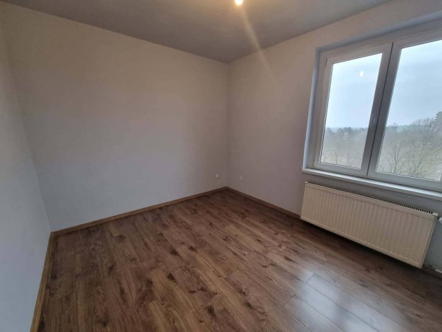 Eladó panellakás, Dunaújvárosban 31 M Ft, 2 szobás