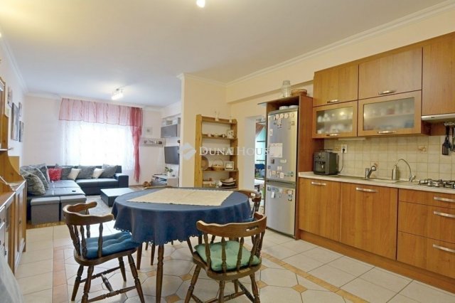 Eladó ikerház, Szatymazon 94.99 M Ft, 5 szobás