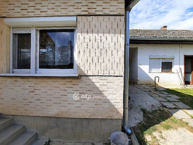 Eladó családi ház, Bábonymegyeren 31 M Ft, 3 szobás
