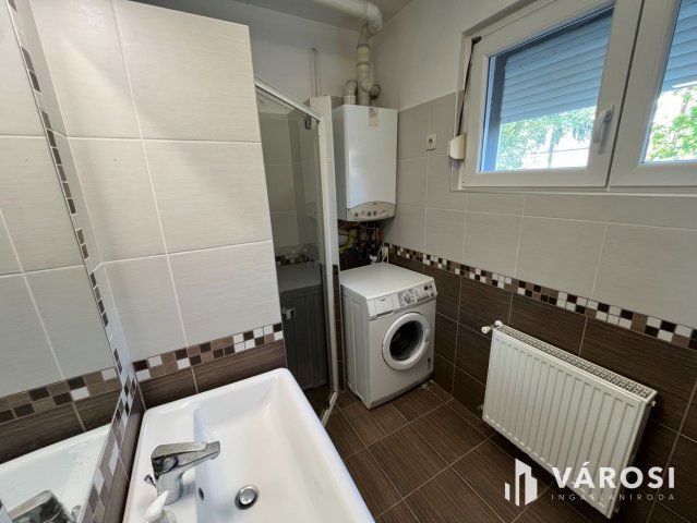 Eladó téglalakás, Debrecenben 99 M Ft, 3 szobás