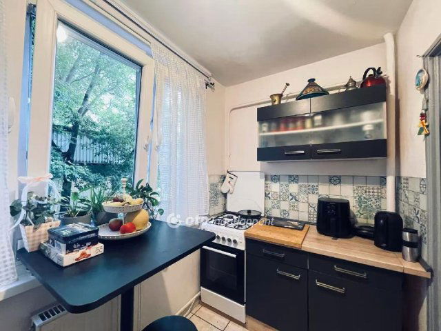 Eladó panellakás, Budapesten, XIV. kerületben 61.9 M Ft, 2 szobás