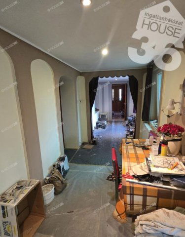 Eladó családi ház, Szabadszálláson 33.5 M Ft, 4 szobás