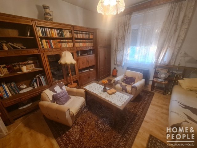 Eladó családi ház, Hódmezővásárhelyen 64.5 M Ft, 3 szobás